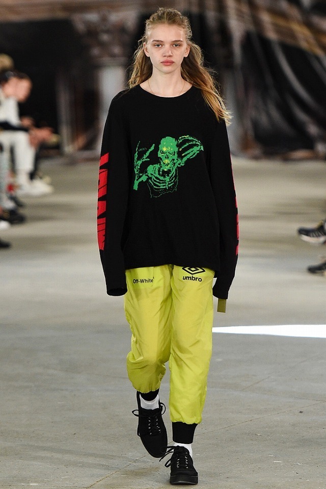 57749b096d4678a922081047_OFF_WHITE_2017SS_Men_s_Collection_runway_gallery-21.jpg