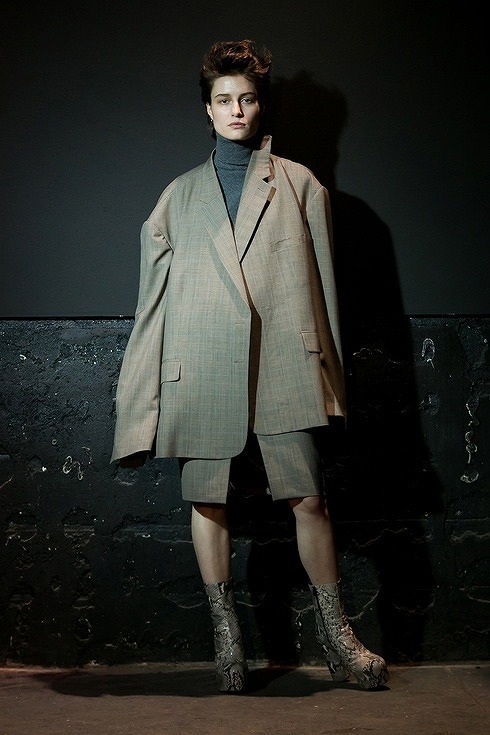 Vetements-PO-F15-026_rect490-thumbnail2.jpg