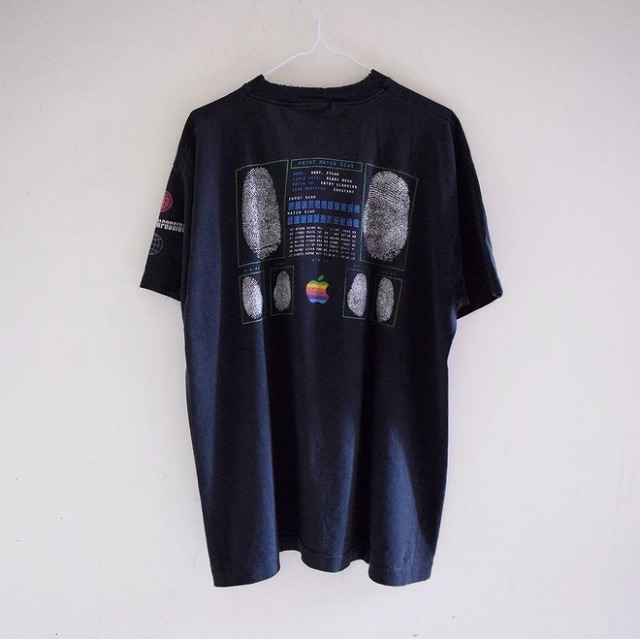 apple_tshirts_20180509_028-thumb-660xauto-865884.jpg