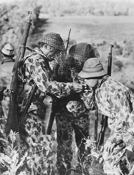camo_uniform_375.jpg