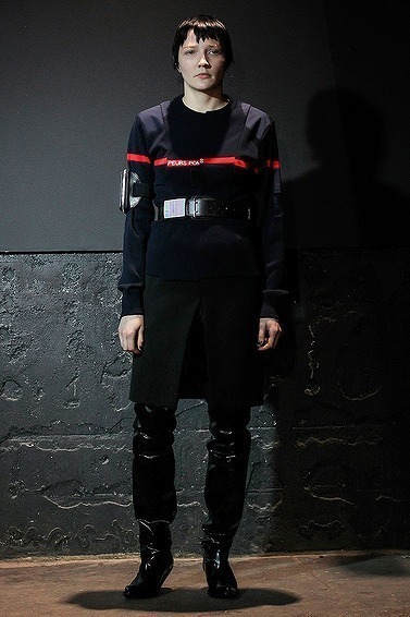 vetements_pasarela_90889521_377x566-thumbnail2.jpg
