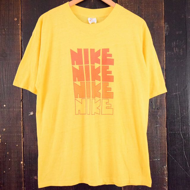 ブリヤンテス・レッド 【1点もの】NIKE ナイキ ブリーチ 半袖Tシャツ