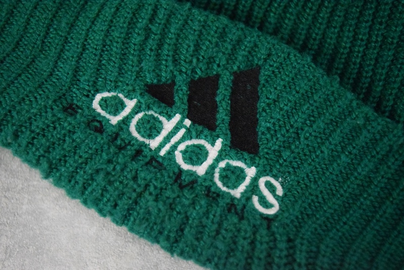 adidas トレフォイルロゴ 刺繍 ニット帽 90s デサント製 y2k 黒 - メルカリ