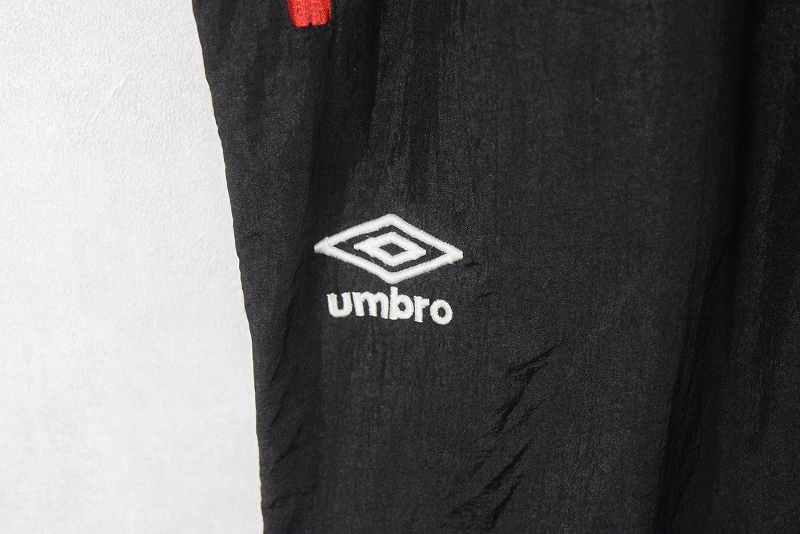 UMBRO - 00s 古着 UMBRO ジョガー サイドライン トラックパンツ
