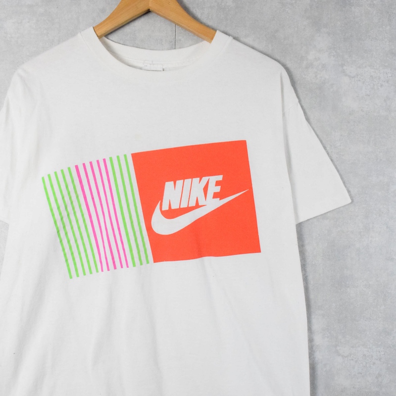 Nike t shirt foot store