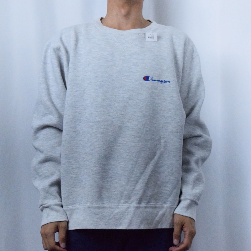Champion 前V ロゴ刺繍スウェット