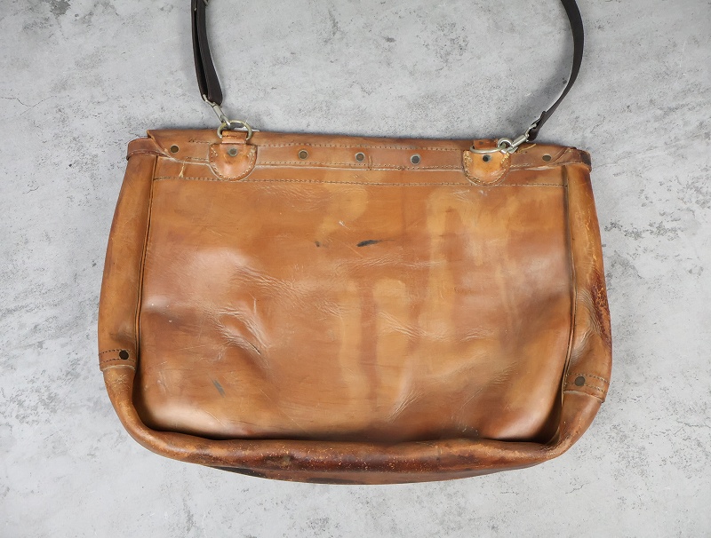 70年代 70s レザーバッグ レザーショルダーバッグ 鞄 usメール