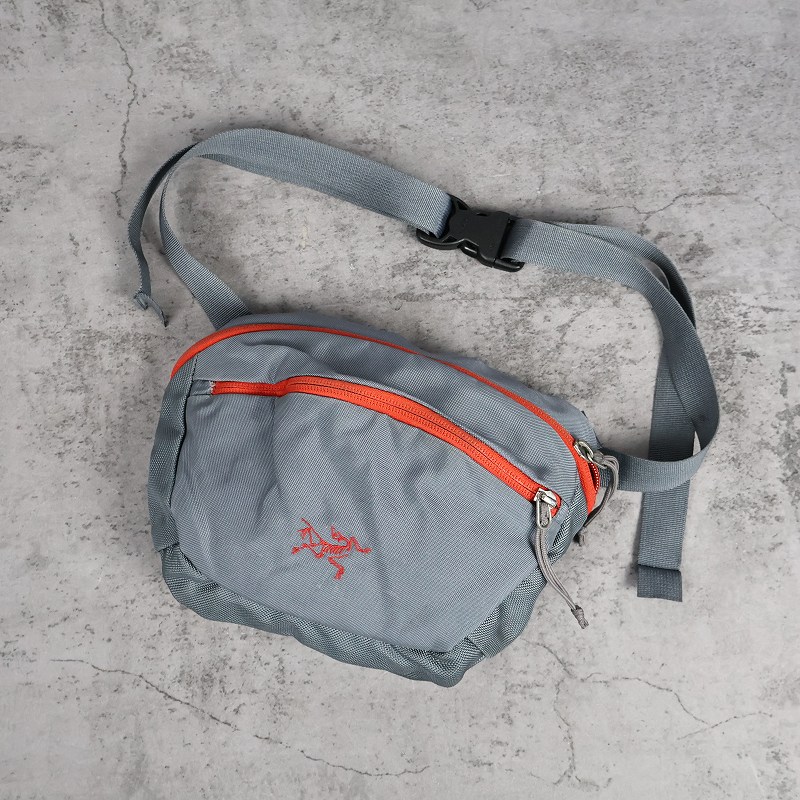 【当店限定販売】 アークテリクス 登山 アウトドア サコッシュ 鞄 かばん バッグ
